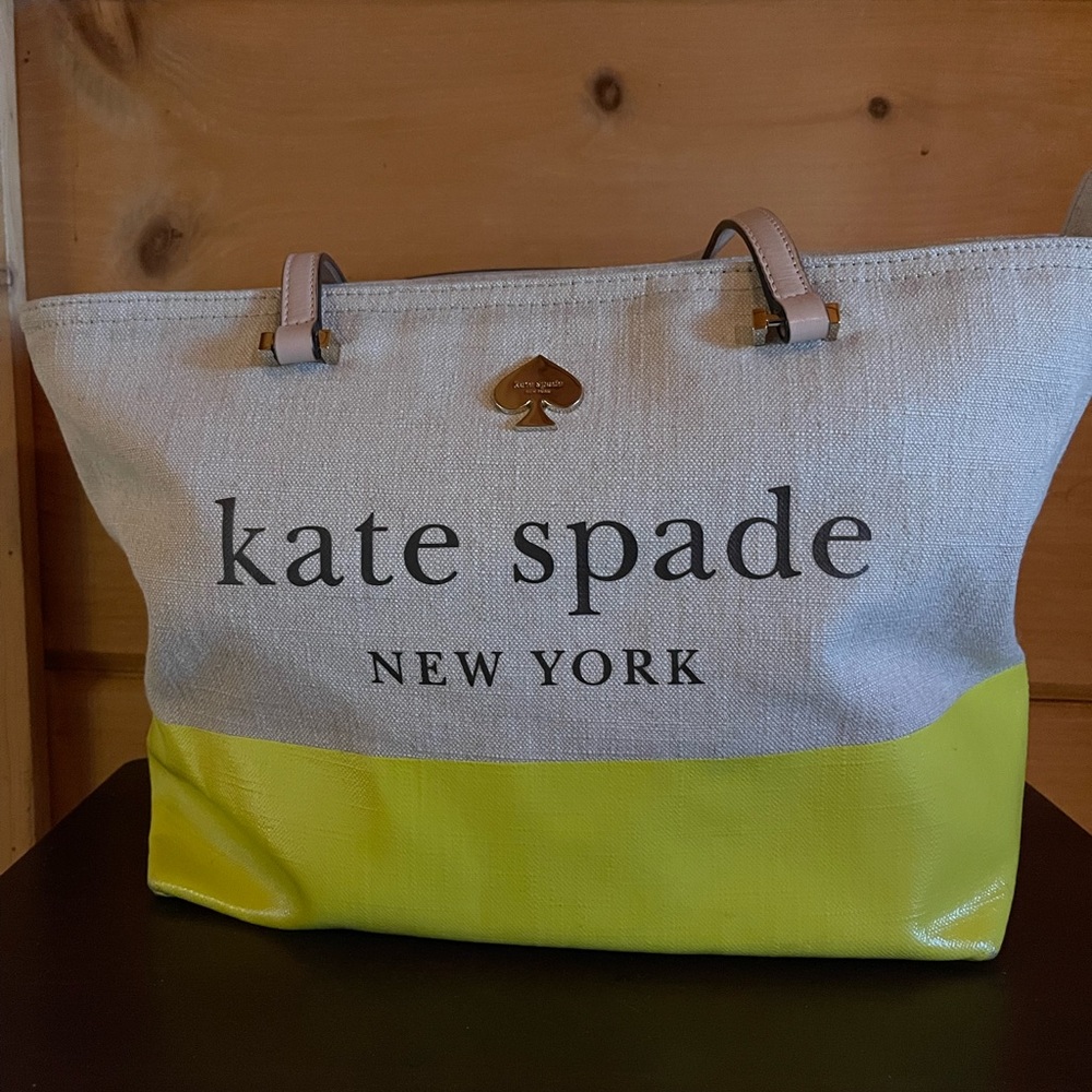 Perfect for Summer Kate Spade New York bag